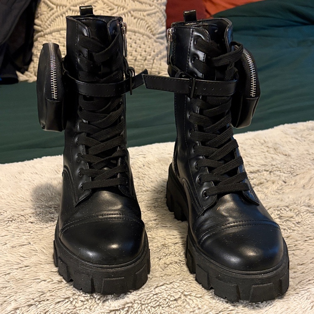 Cape Robbin Black Lace-Up Combat Boots with Removable Zip Pocket - Picture 5 of 8